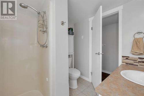 1671 Lynrick Road, Kelowna, BC - Indoor Photo Showing Bathroom
