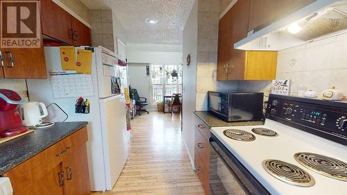 9004 112 Avenue, Fort St. John, BC - Indoor Photo Showing Kitchen