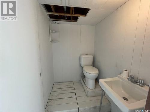 196 3Rd Street W, Pierceland, SK - Indoor Photo Showing Bathroom
