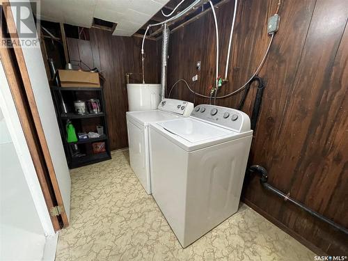 196 3Rd Street W, Pierceland, SK - Indoor Photo Showing Laundry Room
