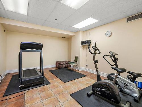 Salle d'exercice - 404-2700 Boul. De La Côte-Vertu, Montréal (Saint-Laurent), QC - Indoor Photo Showing Gym Room