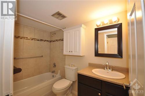 15 Findlay Avenue Unit#104, Carleton Place, ON - Indoor Photo Showing Bathroom