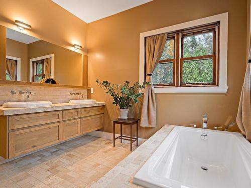 Salle de bains - 455 Mtée Fortier, Mont-Tremblant, QC - Indoor Photo Showing Bathroom