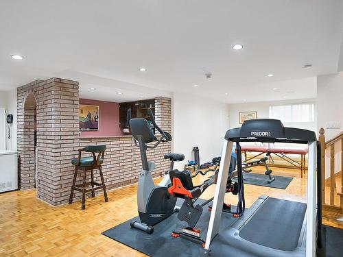 Exercise room - 11 Rue Florence, Dollard-Des-Ormeaux, QC - Indoor Photo Showing Gym Room