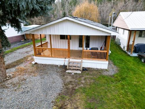 648 Central Avenue, Midway, BC - Outdoor