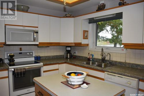 30 B-Say-Tah Road, Echo Lake, SK - Indoor Photo Showing Kitchen With Double Sink