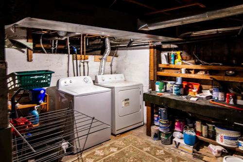 485 Ross Street, Kimberley, BC - Indoor Photo Showing Laundry Room