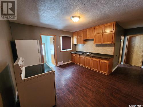 623 1St Avenue N, Glenavon, SK - Indoor Photo Showing Kitchen