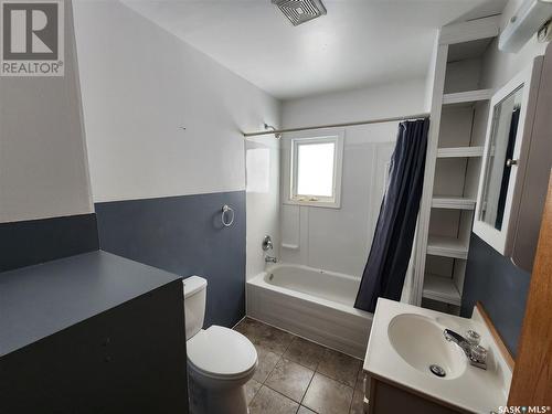 623 1St Avenue N, Glenavon, SK - Indoor Photo Showing Bathroom