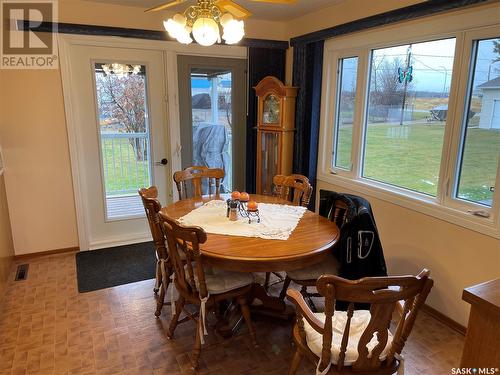 109 2Nd Street Nw, Goodsoil, SK - Indoor Photo Showing Dining Room
