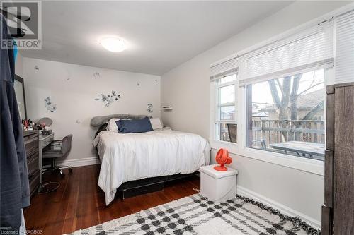 134 9Th Street, Hanover, ON - Indoor Photo Showing Bedroom