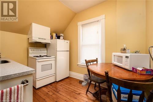 134 9Th Street, Hanover, ON - Indoor Photo Showing Kitchen