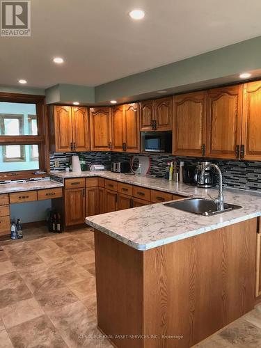 429639 8Th Concession B, Grey Highlands, ON - Indoor Photo Showing Kitchen With Double Sink