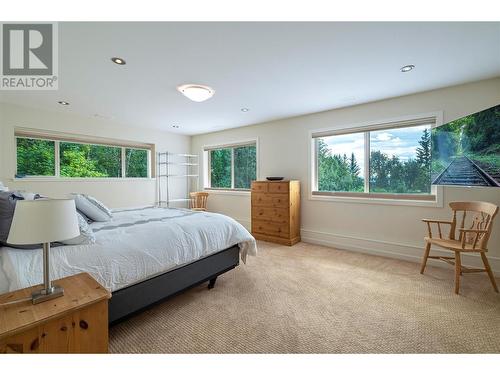 8100/8104 Silver Star Road, Vernon, BC - Indoor Photo Showing Bedroom