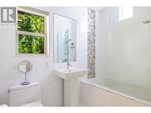8100/8104 Silver Star Road, Vernon, BC - Indoor Photo Showing Bathroom