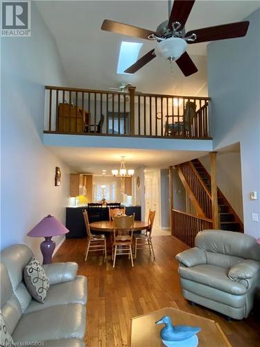 499 Andrew Street, Port Elgin, ON - Indoor Photo Showing Living Room
