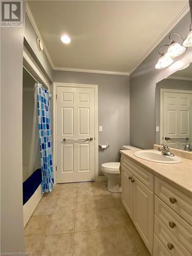499 Andrew Street, Port Elgin, ON - Indoor Photo Showing Bathroom