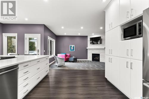 9215 Wascana Mews, Regina, SK - Indoor Photo Showing Kitchen With Upgraded Kitchen