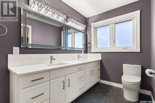 9215 Wascana Mews, Regina, SK - Indoor Photo Showing Bathroom