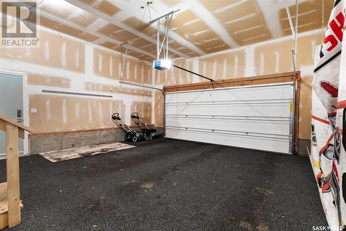 9215 Wascana Mews, Regina, SK - Indoor Photo Showing Garage