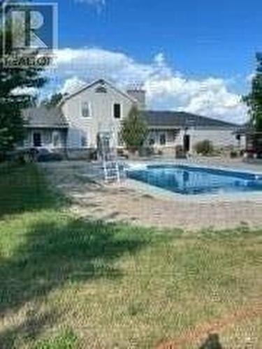 15148 Dixie Rd, Caledon, ON - Outdoor With In Ground Pool
