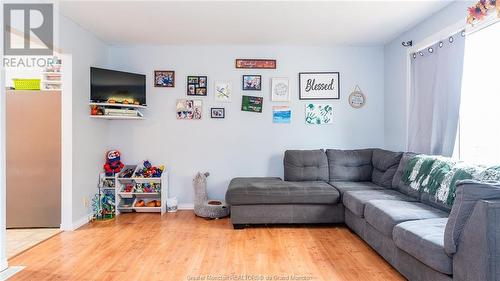 78 Avondale Dr, Riverview, NB - Indoor Photo Showing Living Room