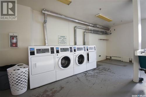 20 400 4Th Avenue N, Saskatoon, SK - Indoor Photo Showing Laundry Room