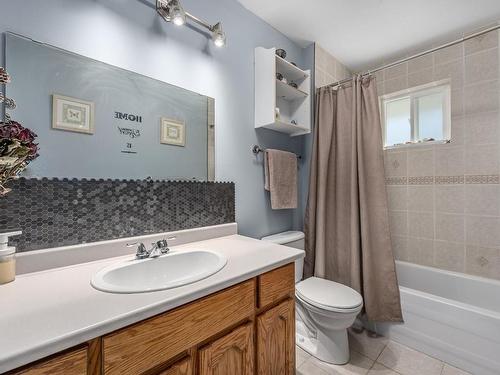 3650 Princeton Kaml Hwy, Kamloops, BC - Indoor Photo Showing Bathroom