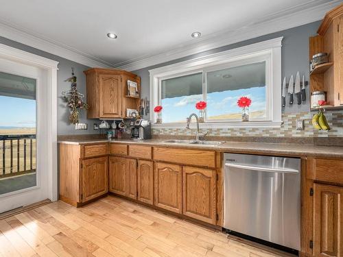 3650 Princeton Kaml Hwy, Kamloops, BC - Indoor Photo Showing Kitchen With Double Sink