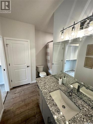 35 5601 Parliament Avenue, Regina, SK - Indoor Photo Showing Bathroom