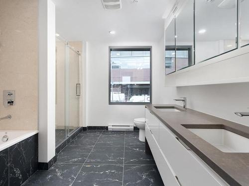 Salle de bains attenante Ã  la CCP - Th6-1188 Rue St-Antoine O., Montréal (Ville-Marie), QC - Indoor Photo Showing Bathroom