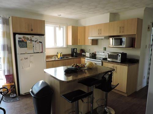 Cuisine - 202  - 204 41E Rue, Notre-Dame-Des-Pins, QC - Indoor Photo Showing Kitchen