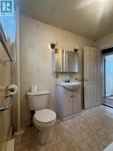 32 Logwood Road, Fortune, NL - Indoor Photo Showing Bathroom