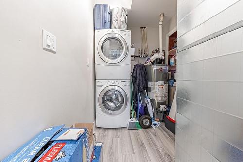 386-390-392 Cannon Street E, Hamilton, ON - Indoor Photo Showing Laundry Room