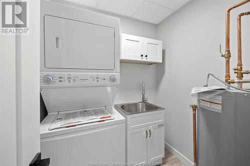 1500 Ouellette Unit# 404, Windsor, ON - Indoor Photo Showing Laundry Room