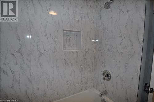 1685 9Th Avenue E Unit# 5, Owen Sound, ON - Indoor Photo Showing Bathroom