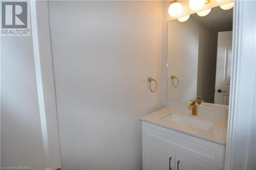 2 piece bath - 1685 9Th Avenue E Unit# 5, Owen Sound, ON - Indoor Photo Showing Bathroom