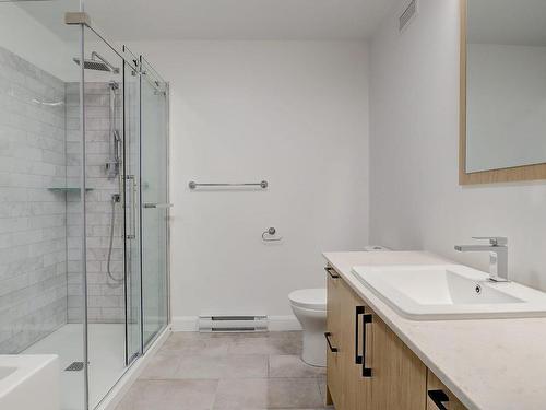 Salle de bains - Rue Haute-Rive, East Angus, QC - Indoor Photo Showing Bathroom