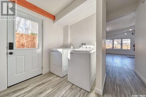 1065 Queen Street, Regina, SK - Indoor Photo Showing Laundry Room