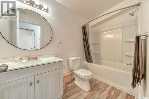 1065 Queen Street, Regina, SK - Indoor Photo Showing Bathroom