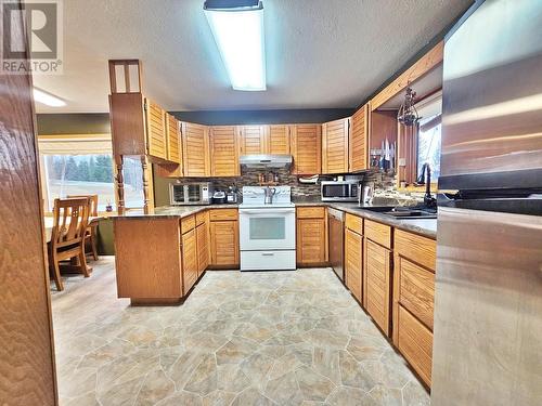 4761 Pollard Road, Quesnel, BC - Indoor Photo Showing Kitchen