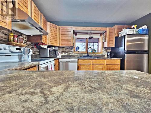 4761 Pollard Road, Quesnel, BC - Indoor Photo Showing Kitchen With Double Sink