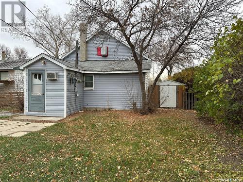 6266 Queens Avenue, Gull Lake, SK - Outdoor