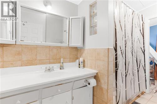 405 Kitchener Street, Hawkesbury, ON - Indoor Photo Showing Bathroom