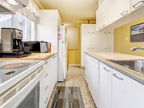 Kitchen - 828 Av. Du Brabant, Québec (Sainte-Foy/Sillery/Cap-Rouge), QC - Indoor Photo Showing Kitchen