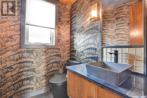 8267 Wascana Gardens Point, Regina, SK - Indoor Photo Showing Bathroom