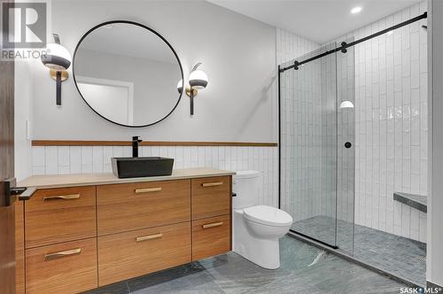 8267 Wascana Gardens Point, Regina, SK - Indoor Photo Showing Bathroom