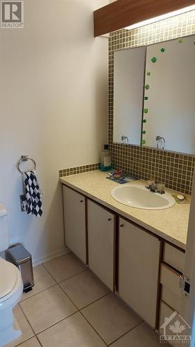 373 Laurier Avenue E Unit#402, Ottawa, ON - Indoor Photo Showing Bathroom