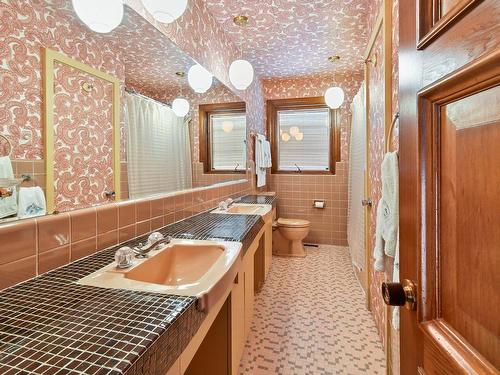Bathroom - 266 Boul. De Montrose, Saint-Lambert, QC - Indoor Photo Showing Bathroom
