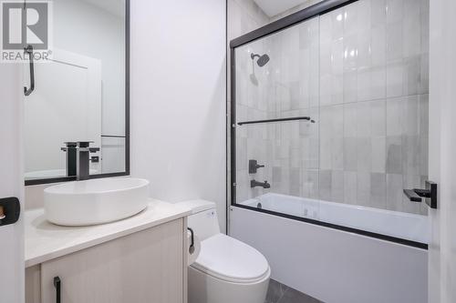 3304 Evergreen Drive, Penticton, BC - Indoor Photo Showing Bathroom